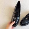 Exquisitos Zapatos Pequeños de Cuero Estilo Francés con Tacones Gruesos, Mocasines Negros Retro Slip-On para Viajes Diarios de Mujeres, Zapatos de una Sola Pieza con Boca Baja Nuevos 2025