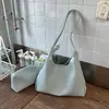 Bolso tejido vintage de gran capacidad para mujer, nuevo bolso cruzado de moda otoño 2026, bolso de hombro de alta calidad con textura para el día a día