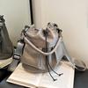 2023 nuevo bolso de cubo de alta gama para mujer de moda otoño e invierno retro versátil popular este año bolso bandolera de hombro