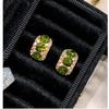Brincos Exquisitos de Zircônia Esmeralda para Mulheres 2025 Nova Moda Explosiva Brincos Elegantes Luxo Leve Brincos de Alta Qualidade para Mulheres
