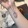 Conjunto de calcedônia verde gelo natural de alta qualidade para mulheres, colar com pingente de cabochão luxuoso, brincos e anel, conjunto de três peças de ágata, luxo leve