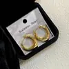 Brincos de Aço Inoxidável Banhados a Ouro 18K Europeus e Americanos, Venda Quente Transfronteiriça, com Pérolas Irregulares Geométricas, Venda Direta do Fabricante, Superfície Lisa, Adequados para o Dia a Dia