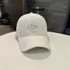 Gorra de Béisbol Estilo Bordado de Cerdo Lindo para Mujer Primavera y Otoño Material de Ante Visera Curva para Estudiantes Jóvenes Hace que la Cara se Vea Más Pequeña Hombres
