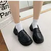 Sapatos de Couro Pequenos Estilo Britânico Retrô Outono e Inverno para Mulheres 2025 Novos Mocassins Franceses de Bico Redondo Versáteis com Solado Grosso para Aumentar a Altura