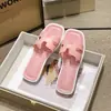 Novas Sandálias Infantis Quadradas Slip-On para Meninas, Moda Verão Estilo Coreano Tendência Estudante Outdoor Praia Sandálias Pai-Filha para Meninas