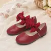 Sapatos Mary Jane Femininos com Laço Delicado, Sapatos de Performance para Daminhas de Honra, Sapatos Planos de Princesa com Velcro e Sola Macia
