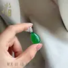 Anillo ovalado de calcedonia blanca transparente como el hielo con incrustación completa de diamantes, sensación de lujo ligero y alta gama, calcedonia incrustada con superficies blancas, amarillas y verdes de doble cara