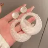 Novos Brincos de Círculo Exagerados Minimalistas Estilo Chinês 2025 Novo Modelo Popular Brincos de Luxo Leve de Alta Qualidade para Mulheres