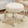 Taburete giratorio para cambiarse los zapatos, taburete redondo para cuidar niños, uso doméstico moderno y simple, taburete móvil con ruedas, taburete bajo con ruedas