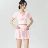 Conjunto de yoga de malla retorcida de manga corta para mujer, minifalda plisada de cintura alta, conjunto de dos piezas de secado rápido para fitness y danza