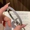 Pulsera de Diamantes Micro-incrustados de Lujo Ligero y Sensación de Alta Gama para Mujer, Pulsera Sencilla de Moda de Acero de Titanio que no se Decolora, para Pareja, Combinable con Todo, Primera Joya