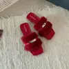 Sandalias de peluche tipo Chanel de moda para mujer, nueva colección otoño/invierno 2026, con hebilla metálica, puntera cuadrada, suela plana y diseño ligero