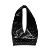 Bolsa Tote de Rebites de Nicho Transfronteiriça para Mulheres, Bolsa de Ombro Tipo Balde Tendência de Alta Qualidade, Bolsa de Ombro Elegante de Grande Capacidade para o Dia a Dia