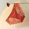 Bragas Sexys de Encaje Satén Rojas Estilo Francés para Mujer, de Tiro Bajo con Cortes Laterales, Abertura Alta, Tirantes Finos, Bragas de Malla Triangular Ligeramente Transparentes para Mujer