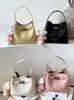 Bolsa de mão estilosa super popular transfronteiriça feminina 2026 novo estilo bolsa balde para trabalho e trajeto alto valor de aparência linda bolsa transversal