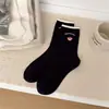 Calcetines de mujer estilo universitario coreano hasta la pantorrilla con estampado de cuadros, calcetines de algodón con oso de dibujos animados bordado, calcetines holgados retro de otoño e invierno