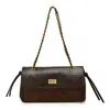 Bolso de hombro acolchado de lujo ligero estilo europeo y americano para mujer, nuevo modelo de otoño, bolso de cadena acolchado inspirado en Chanel con un toque de alta gama, bolso de axila