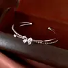 Pulsera Abierta de Doble Capa con Mariposa de Zircón y Gota de Agua, Pulsera de Banda de Estilo Vintage de Lujo Ligero, Joyería de Mano de Moda
