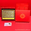Produto novo criativo de ouro puro 999 "Riqueza de Todas as Direções" ornamento de mesa com a palavra "Shede" em gravação de cobre, personalizável e disponível para atacado