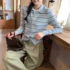 Cardigan de Tricô Listrado com Gola Polo Estilo Preppy Coreano para Mulheres Outono e Inverno 2025 Novo Estilo com Tops de Alta Qualidade