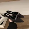 Novas Meias Pantufas Fechadas Estilo Francês Suave para Mulheres Verão 2025, Sandálias Ladies de Bico Fino e Salto Baixo