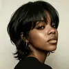 Peluca de venta cruzada más vendida, pelo negro corto, flequillo de cola de lobo, postizo de pelo sintético natural y voluminoso para influencers femeninas europeas y americanas