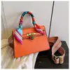 Bolsas de Comercio Exterior Transfronterizas con Textura de Moda, Bolsos de Mano Elegantes de Gran Capacidad, Bolsos de Hombro, Bolsos Cruzados, Bolsos de Bufanda de Seda Vintage y Bolsos de Color Sólido para Mujer