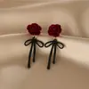 Pendientes Asimétricos Grandes de Flor Roja Afelpada para Mujer, Lujo Accesible, Gama Alta, Pendientes Elegantes y Atmosféricos, Nuevos Pendientes 2025
