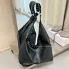2026 Novas Bolsas Retrô Europeias e Americanas para Mulheres, Elegante e Super Popular Versátil Bolsa de Ombro Único Subarmela, Bolsa Tote de Grande Capacidade com Rebites