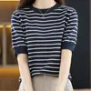 Nova camiseta de tricô de algodão puro com mangas curtas para mulheres, estilo de verão, gola redonda, color blocking clássico, top simples estilo coreano, blusa base que rejuvenesce