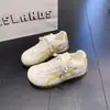 Tênis Casuais Esportivos de Malha Plana Tendência para Mulheres 2026 Primavera/Verão Novo com Cadarço Respirável Leve Sapatos de Treino Alemães para Mulheres