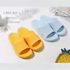 Tienda de 10 Yuan Zapatillas de Baño de Suela Suave y Masaje Ultra-Ligeras con Masaje 3D Verano Interiores Antideslizantes para Uso en Casa