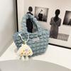 Bolso Cubo Waffle Flor de Burbuja de Nicho para Mujer Estilo Nuevo 2024 Chica Japonesa y Coreana Bolso de Hombro y Mano con Texto