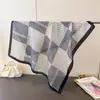 Lenço Quadrado Estampado Versátil de Seda Falsa Profissional, Xale, Lenço de Pescoço, Gravata de Pescoço de Alta Qualidade, Lenço Quadrado Pequeno, Lenço de Cabeça, Lenço de Seda, Lenço para Mulheres