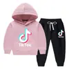 Conjunto de Sudadera con Capucha para Niños Otoño/Invierno 2026, Nuevo Modelo Elegante para Niños Mayores, Forro Polar y Engrosado para Calidez, Atuendo de Invierno