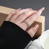 Acessórios de mão personalizados da moda, anéis de casal empilháveis de aço inoxidável, design de nicho aberto, anéis ajustáveis para homens e mulheres, estilo simples