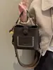 Bolso Retro para Mujer 2024 Nuevo Otoño e Invierno Nicho Hombro Único Cruzado Cubo Gran Capacidad Pu Tote Bolso de Mujer