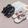 Novedad Otoño 2024 Zapatos de Cuero Redondos para Niñas, Estilo Coreano Princesa Suela Suave Zapatos Individuales, Venta al por Mayor de Zapatos para Niños