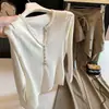 Blusa de Tricô Manga Longa Fina Gola Meio Aberta com Botão de Concha Rosa Estilo Coreano Feminino Preguiçosa Solta Emagrecedora A14691