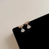 Aretes Coreanos de Moda Nicho Geométricos de Zirconia para Mujer, Aretes de Perlas Simples y Compactos, Lujo Ligero, Aretes Versátiles y de Alta Gama