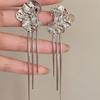 Pendientes Largos de Metal con Diseño de Flor y Borla para Amazon Transfronterizo Pendientes de Moda Retro con un Toque de Lujo Ligero
