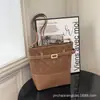Bolso Transfronterizo para Mujer de Gran Capacidad 2026 Nuevo Versátil Elegante Bolso de Hombro Cruzado Bolso Cubo Repujado Bolso de Mujer de Moda