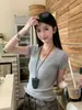 Top de tricô amarelo com gola U e manga curta para mulheres, adequado para primavera e outono, novo top estilo dopamine Miu 2026, branco, tamanho único