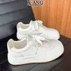 Sapatos Brancos com Cadarço, Bico Redondo, de Couro Bovino de Primeira Camada, Estilo Novo Outono 2026, Sapatos Femininos, Versáteis, Casuais, Esportivos, Tênis