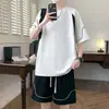 Conjunto de Manga Curta Refrescante de Seda de Gelo para Verão para Homens e Adolescentes, Casual de Caimento Solto, Tamanho Grande, Combinação Versátil de Camiseta e Shorts