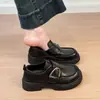 Zapatos Pequeños de Cuero Estilo Británico para Mujer 2026 Primavera/Otoño Versátiles Nuevos Mary Janes Cómodos Suela Suave Zapatos de Una Sola Pieza Mocasines de Suela Gruesa