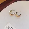 Estética Deconstructiva Estilo Retro Hong Kong Pendientes de Aro C de Metal para Mujer Diseño de Nicho Sensación de Alta Gama Joyería Ligera Pendientes de Aro Pendiente Único