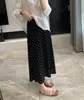 Falda midi de lunares estilo Hepburn, 50% acetato, drapeada, libre de arrugas, ligera para verano, adelgazante, de cintura alta, longitud media para ir al trabajo