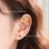 El Titanio Crea Todas las Cosas F136 Aleación de Titanio Aretes Pequeños de Flor Color Dorado Chapado en Oro de 18 Quilates Circonia Forma de Flor Cabeza de Pendiente de Titanio de Grado de Implante