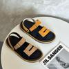 Chinelos Masculinos de Solado Grosso para Uso Externo, Novo Verão 2025 Sandálias Plataforma Slip-On com Estampa de Letras Africanas Tamanho Grande